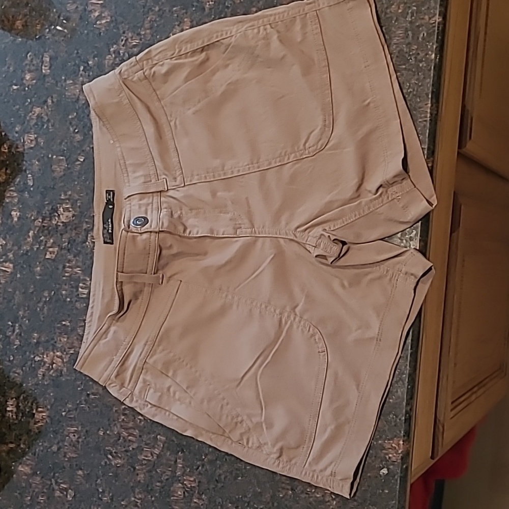 Never worn prana light weight shorts.